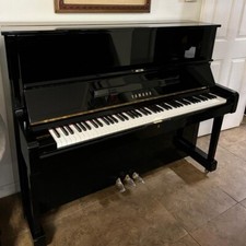 Yamaha U1 Upright Piano – Showroom Condition, 3-Year Warranty