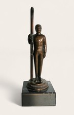 Ancienne Statue Trophée