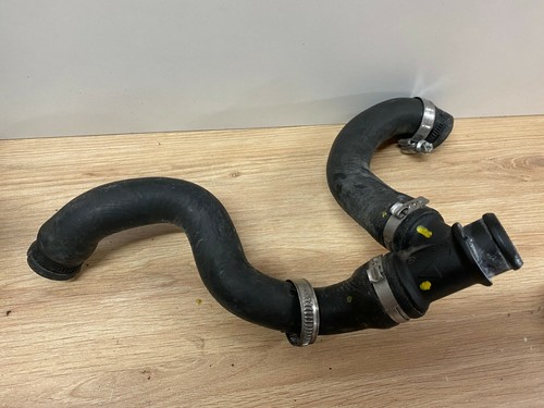 Une durite moteur maxi - moteur,