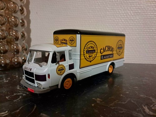Renault saviem cachou - 1/43,