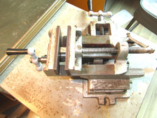 etau en fonte a mouvements croises