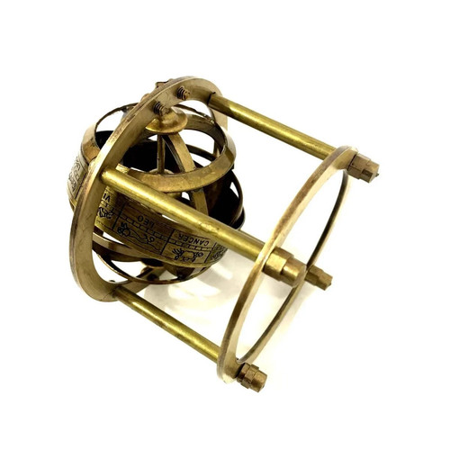 Ancienne sphère armillaire - , en