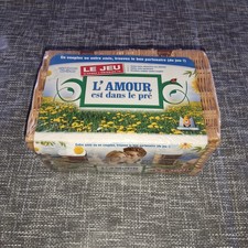 L'amour est dans le pré - Format malle en osier - NEUF