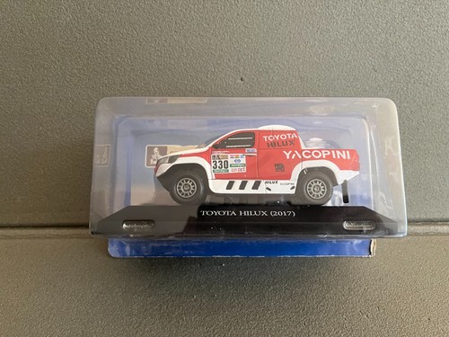 Voiture miniature toyota hilux - toyota,