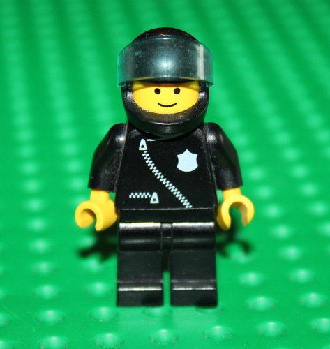 Lego vintage police minifig - vintage,