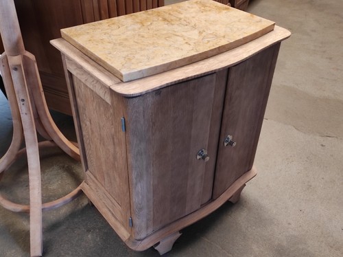 Ancien petit meuble - , en