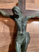 Crucifix ancien en bronze sur