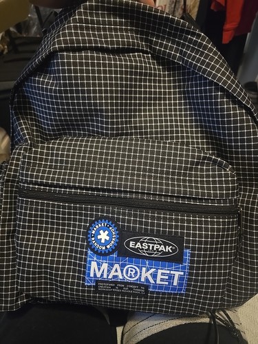 Sold out eastpak market - out,