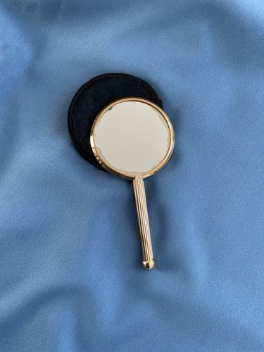 Petit miroir main - à,