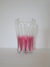 Vase en cristal taillé de couleur rouge Val Saint ST Lambert 17cm
