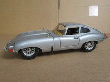 D178 Burago Réf 3018 Made in Italie Jaguar Type E Coupé 1961 Argenté 1/18
