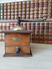 Moulin à café ancien de