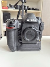 Nikon D6 Boîtier DSLR Caméra as new condition 300 clics warranty 12 month