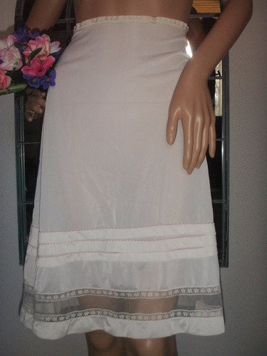 Magnifique jupon nylon - ,
