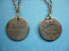 Keychain - Renault Dauphine car and 4 L - condition SEE PHOTOS