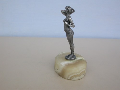 Femme nue mascotte - nue,