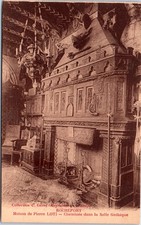 17 ROCHEFORT SUR MER - Maison de Pierre Loti, fireplace in the Gothic room