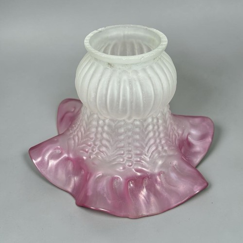 Tulipe ancienne verre moulé
