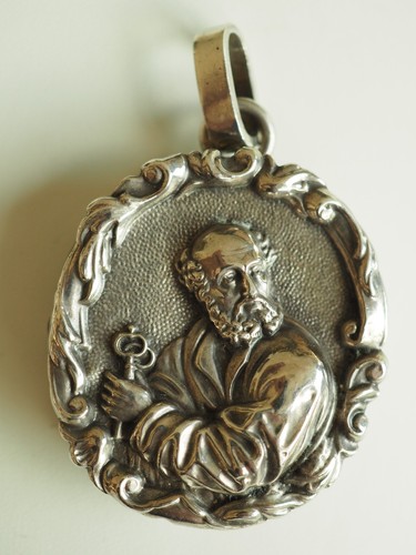 Medaillon reliquaire ancien - medaillon,