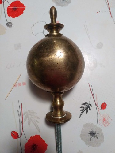 Ancienne très grosse - très, boule
