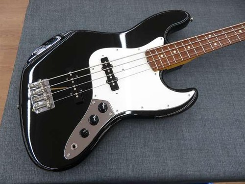 Guitare basse électrique