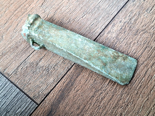 Hache douille - À, douille.
