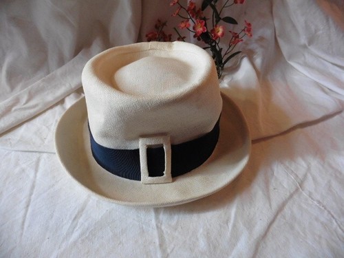 Ancien chapeau dame - en, paille