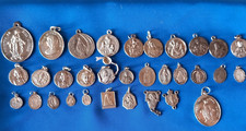 LOT OF 32 ANTIQUE SOLID SILVER RELIGIOUS MEDALS N°8