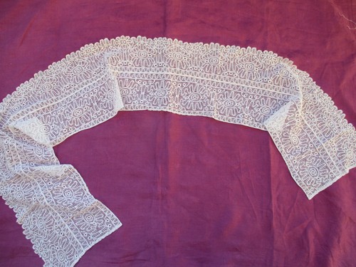 Dentelle fuseau main - , dite