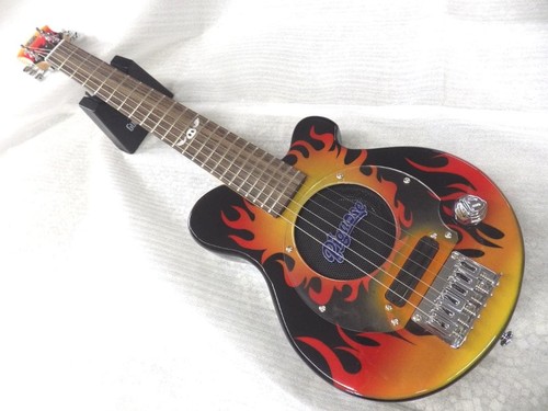 Mini guitare électrique