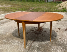 Table ronde vintage 1950 à 1