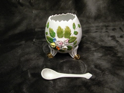Vintage gold footed porcelain - gold,
