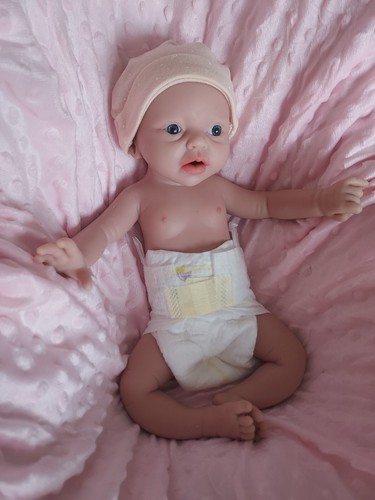 Reborn petite fille