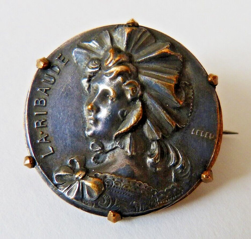 Ribaude broche art - la, nouveau