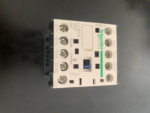 Contacteur triphase schneider - contacteur,