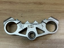 UN TE DE FOURCHE SUPERIEUR