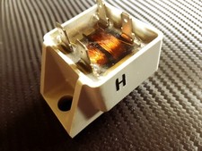 RÉGULATEUR / REDRESSEUR DE