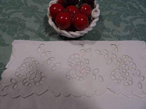 Broderie richelieu fait main - fait,