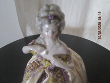 ANCIENNE DEMI FIGURINE POUPEE