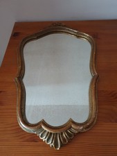Joli miroir ancien cadre en bois doré sculpté 29x47 cm