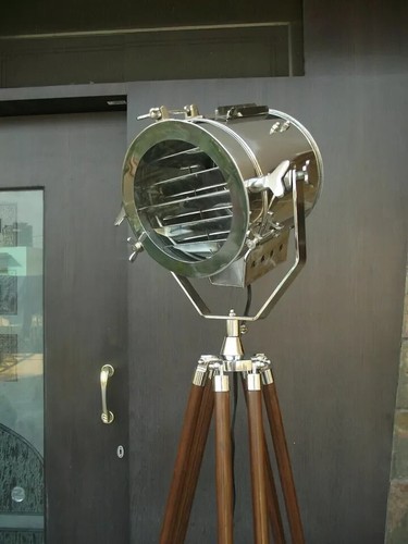 Lampadaire industriel