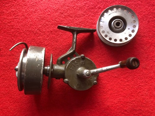 Ancien moulinet taker fish - ancien,
