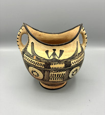 Vase en poterie berbère