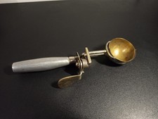 ANCIENNE CUILLERE  A CREME