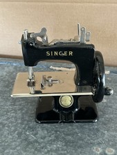 Jouet ancien Machine à Coudre
