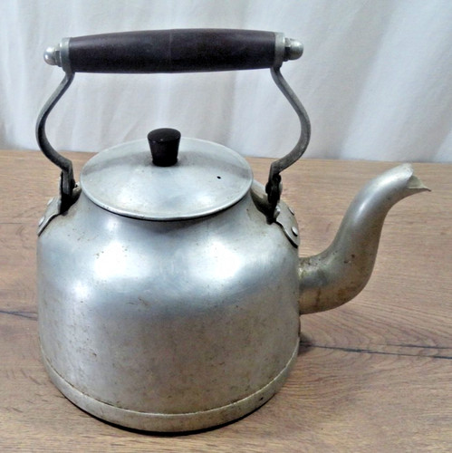 Ancienne bouilloire - , en