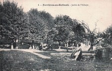 45* FERRIERES EN GATINAIS abbey garden RL58,0964