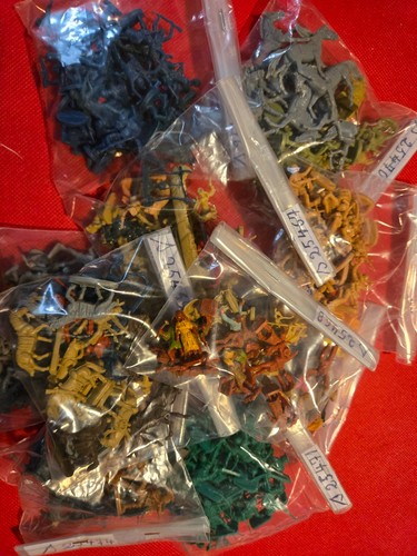 Petits soldats 72 lot - (86),