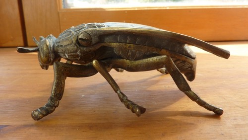 Ancien cendrier insecte - ancien, mouche