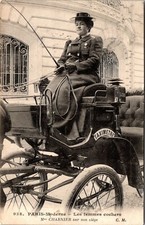 Paris Les Femmes Cochers
